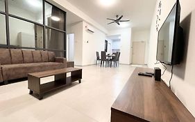 Quartz Near To Jonker Walk With Infinity Pool Cozy 3B2B