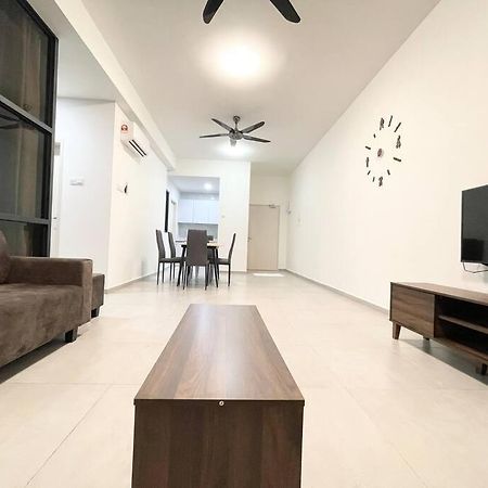 Quartz Near To Jonker Walk With Infinity Pool Cozy 3B2B Apartment Malacca Luaran gambar